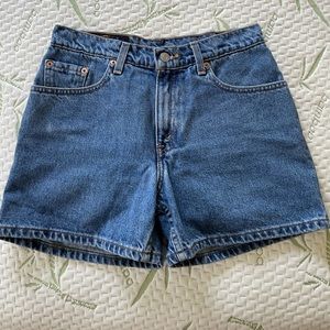 Vintage Levi’s size 4 shorts in perfect condition